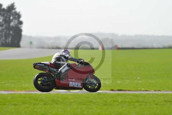 Motorcycle action photographs;Trackday digital images;event digital images;eventdigitalimages;no limits trackday;peter wileman photography;snetterton;snetterton circuit norfolk;snetterton photographs;trackday;trackday photos