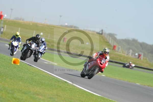 Motorcycle action photographs;Trackday digital images;event digital images;eventdigitalimages;no limits trackday;peter wileman photography;snetterton;snetterton circuit norfolk;snetterton photographs;trackday;trackday photos