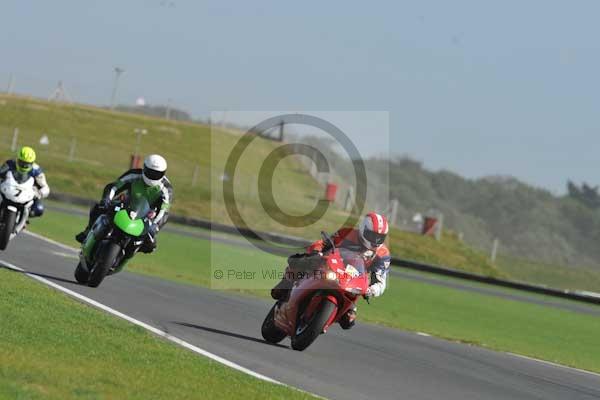 Motorcycle action photographs;Trackday digital images;event digital images;eventdigitalimages;no limits trackday;peter wileman photography;snetterton;snetterton circuit norfolk;snetterton photographs;trackday;trackday photos