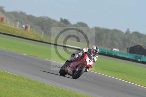 Motorcycle action photographs;Trackday digital images;event digital images;eventdigitalimages;no limits trackday;peter wileman photography;snetterton;snetterton circuit norfolk;snetterton photographs;trackday;trackday photos