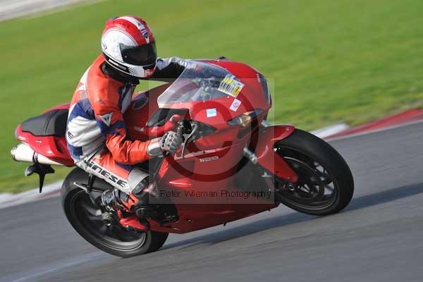 Motorcycle action photographs;Trackday digital images;event digital images;eventdigitalimages;no limits trackday;peter wileman photography;snetterton;snetterton circuit norfolk;snetterton photographs;trackday;trackday photos