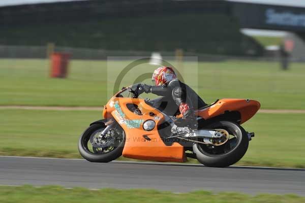 Motorcycle action photographs;Trackday digital images;event digital images;eventdigitalimages;no limits trackday;peter wileman photography;snetterton;snetterton circuit norfolk;snetterton photographs;trackday;trackday photos