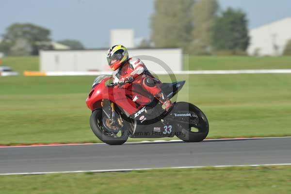 Motorcycle action photographs;Trackday digital images;event digital images;eventdigitalimages;no limits trackday;peter wileman photography;snetterton;snetterton circuit norfolk;snetterton photographs;trackday;trackday photos