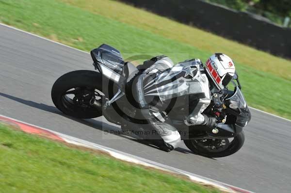 Motorcycle action photographs;Trackday digital images;event digital images;eventdigitalimages;no limits trackday;peter wileman photography;snetterton;snetterton circuit norfolk;snetterton photographs;trackday;trackday photos