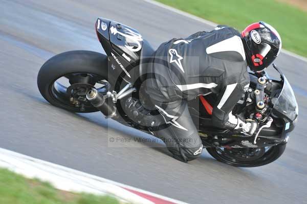 Motorcycle action photographs;Trackday digital images;event digital images;eventdigitalimages;no limits trackday;peter wileman photography;snetterton;snetterton circuit norfolk;snetterton photographs;trackday;trackday photos