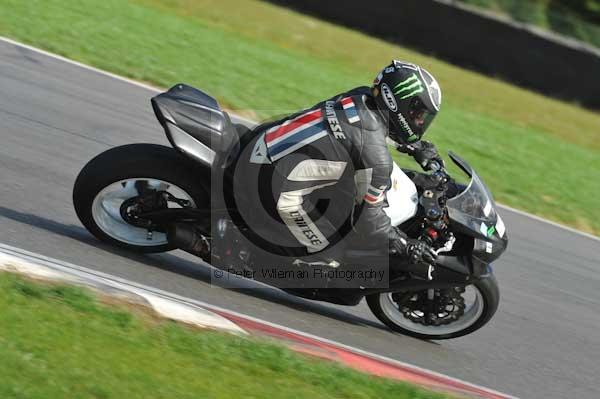 Motorcycle action photographs;Trackday digital images;event digital images;eventdigitalimages;no limits trackday;peter wileman photography;snetterton;snetterton circuit norfolk;snetterton photographs;trackday;trackday photos