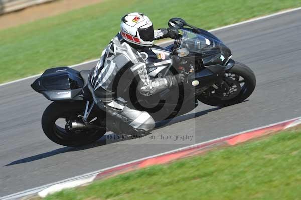 Motorcycle action photographs;Trackday digital images;event digital images;eventdigitalimages;no limits trackday;peter wileman photography;snetterton;snetterton circuit norfolk;snetterton photographs;trackday;trackday photos