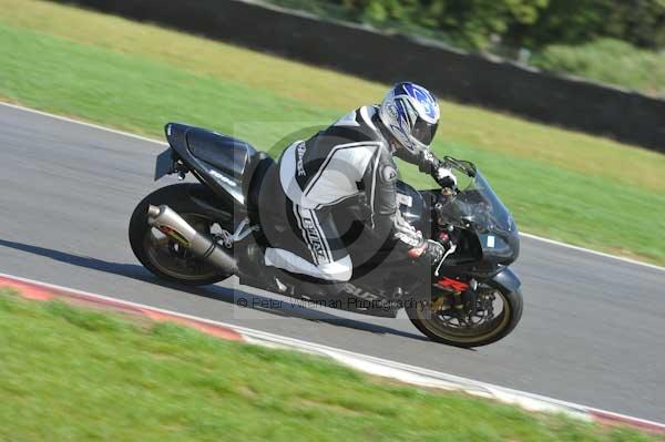 Motorcycle action photographs;Trackday digital images;event digital images;eventdigitalimages;no limits trackday;peter wileman photography;snetterton;snetterton circuit norfolk;snetterton photographs;trackday;trackday photos