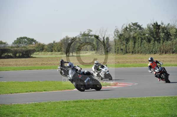 Motorcycle action photographs;Trackday digital images;event digital images;eventdigitalimages;no limits trackday;peter wileman photography;snetterton;snetterton circuit norfolk;snetterton photographs;trackday;trackday photos