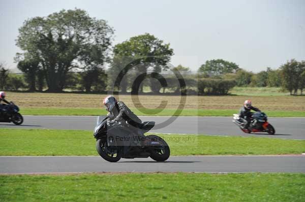 Motorcycle action photographs;Trackday digital images;event digital images;eventdigitalimages;no limits trackday;peter wileman photography;snetterton;snetterton circuit norfolk;snetterton photographs;trackday;trackday photos