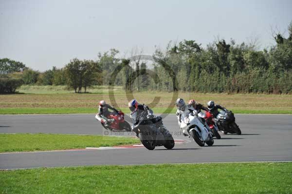 Motorcycle action photographs;Trackday digital images;event digital images;eventdigitalimages;no limits trackday;peter wileman photography;snetterton;snetterton circuit norfolk;snetterton photographs;trackday;trackday photos