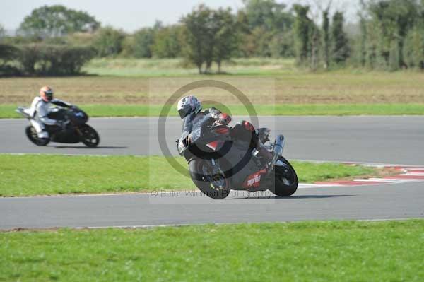 Motorcycle action photographs;Trackday digital images;event digital images;eventdigitalimages;no limits trackday;peter wileman photography;snetterton;snetterton circuit norfolk;snetterton photographs;trackday;trackday photos