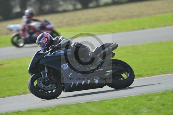 Motorcycle action photographs;Trackday digital images;event digital images;eventdigitalimages;no limits trackday;peter wileman photography;snetterton;snetterton circuit norfolk;snetterton photographs;trackday;trackday photos