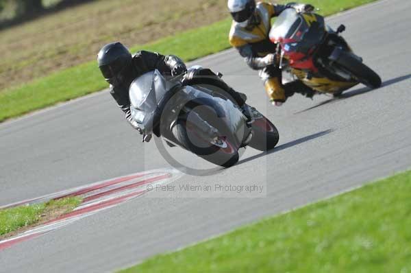 Motorcycle action photographs;Trackday digital images;event digital images;eventdigitalimages;no limits trackday;peter wileman photography;snetterton;snetterton circuit norfolk;snetterton photographs;trackday;trackday photos