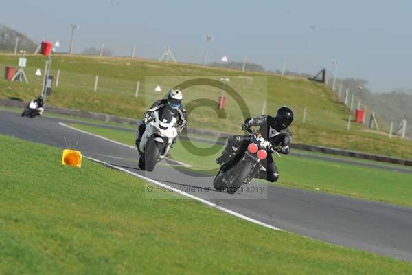 Motorcycle action photographs;Trackday digital images;event digital images;eventdigitalimages;no limits trackday;peter wileman photography;snetterton;snetterton circuit norfolk;snetterton photographs;trackday;trackday photos