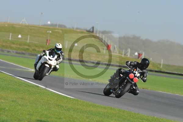 Motorcycle action photographs;Trackday digital images;event digital images;eventdigitalimages;no limits trackday;peter wileman photography;snetterton;snetterton circuit norfolk;snetterton photographs;trackday;trackday photos