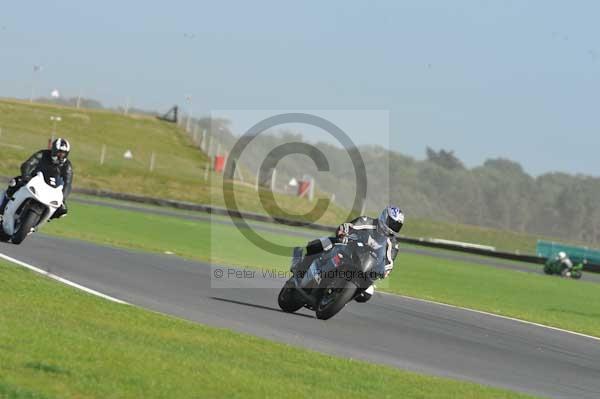 Motorcycle action photographs;Trackday digital images;event digital images;eventdigitalimages;no limits trackday;peter wileman photography;snetterton;snetterton circuit norfolk;snetterton photographs;trackday;trackday photos