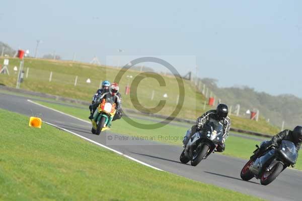 Motorcycle action photographs;Trackday digital images;event digital images;eventdigitalimages;no limits trackday;peter wileman photography;snetterton;snetterton circuit norfolk;snetterton photographs;trackday;trackday photos