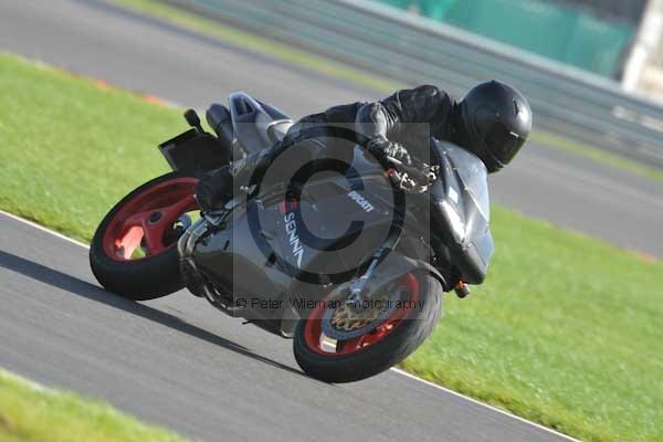 Motorcycle action photographs;Trackday digital images;event digital images;eventdigitalimages;no limits trackday;peter wileman photography;snetterton;snetterton circuit norfolk;snetterton photographs;trackday;trackday photos