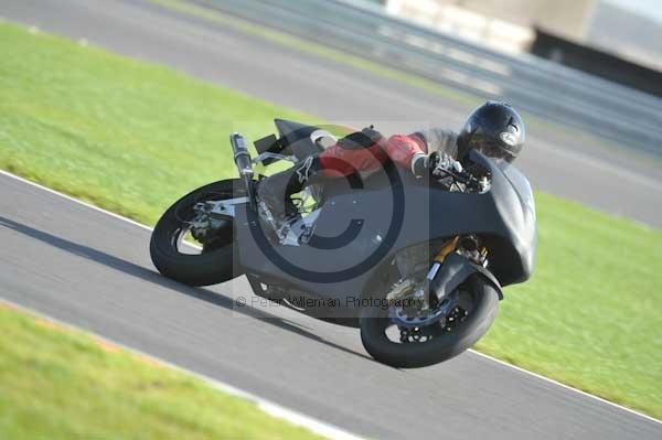 Motorcycle action photographs;Trackday digital images;event digital images;eventdigitalimages;no limits trackday;peter wileman photography;snetterton;snetterton circuit norfolk;snetterton photographs;trackday;trackday photos