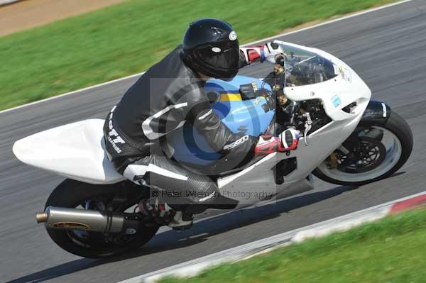 Motorcycle action photographs;Trackday digital images;event digital images;eventdigitalimages;no limits trackday;peter wileman photography;snetterton;snetterton circuit norfolk;snetterton photographs;trackday;trackday photos