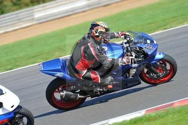 Motorcycle action photographs;Trackday digital images;event digital images;eventdigitalimages;no limits trackday;peter wileman photography;snetterton;snetterton circuit norfolk;snetterton photographs;trackday;trackday photos