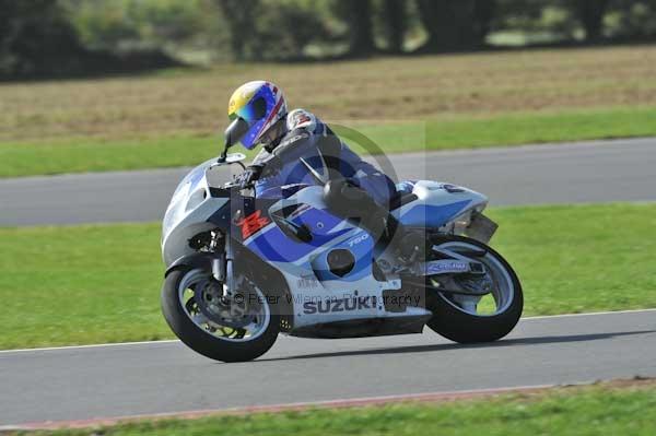 Motorcycle action photographs;Trackday digital images;event digital images;eventdigitalimages;no limits trackday;peter wileman photography;snetterton;snetterton circuit norfolk;snetterton photographs;trackday;trackday photos