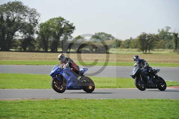 Motorcycle action photographs;Trackday digital images;event digital images;eventdigitalimages;no limits trackday;peter wileman photography;snetterton;snetterton circuit norfolk;snetterton photographs;trackday;trackday photos