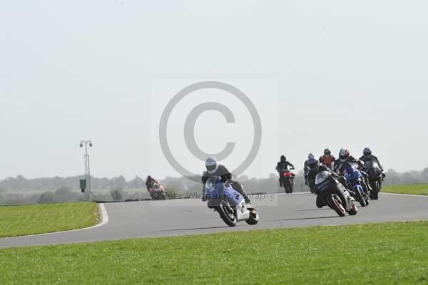 Motorcycle action photographs;Trackday digital images;event digital images;eventdigitalimages;no limits trackday;peter wileman photography;snetterton;snetterton circuit norfolk;snetterton photographs;trackday;trackday photos