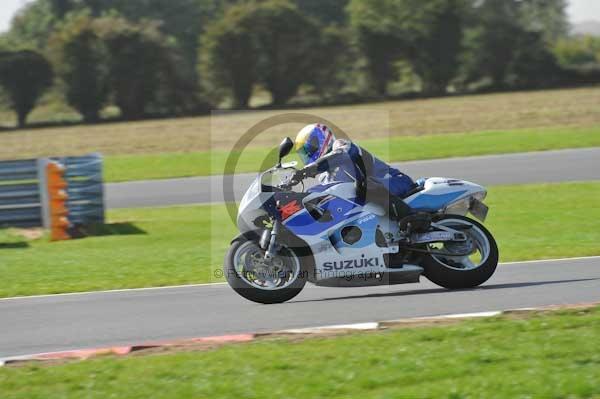 Motorcycle action photographs;Trackday digital images;event digital images;eventdigitalimages;no limits trackday;peter wileman photography;snetterton;snetterton circuit norfolk;snetterton photographs;trackday;trackday photos