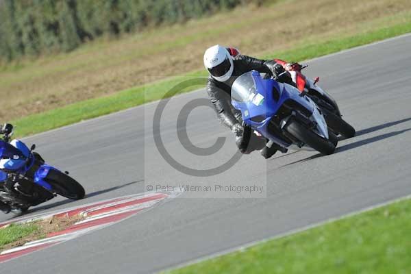 Motorcycle action photographs;Trackday digital images;event digital images;eventdigitalimages;no limits trackday;peter wileman photography;snetterton;snetterton circuit norfolk;snetterton photographs;trackday;trackday photos