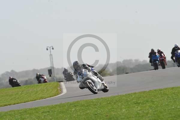 Motorcycle action photographs;Trackday digital images;event digital images;eventdigitalimages;no limits trackday;peter wileman photography;snetterton;snetterton circuit norfolk;snetterton photographs;trackday;trackday photos