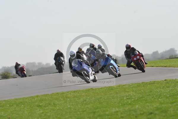 Motorcycle action photographs;Trackday digital images;event digital images;eventdigitalimages;no limits trackday;peter wileman photography;snetterton;snetterton circuit norfolk;snetterton photographs;trackday;trackday photos