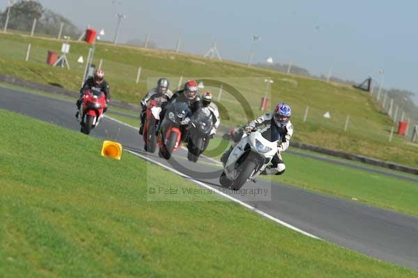 Motorcycle action photographs;Trackday digital images;event digital images;eventdigitalimages;no limits trackday;peter wileman photography;snetterton;snetterton circuit norfolk;snetterton photographs;trackday;trackday photos