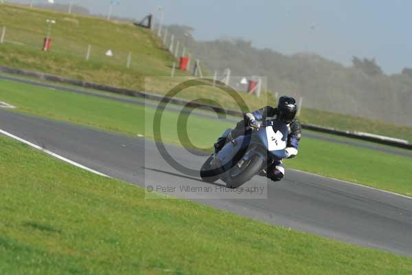 Motorcycle action photographs;Trackday digital images;event digital images;eventdigitalimages;no limits trackday;peter wileman photography;snetterton;snetterton circuit norfolk;snetterton photographs;trackday;trackday photos