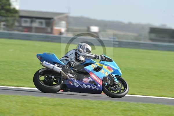 Motorcycle action photographs;Trackday digital images;event digital images;eventdigitalimages;no limits trackday;peter wileman photography;snetterton;snetterton circuit norfolk;snetterton photographs;trackday;trackday photos