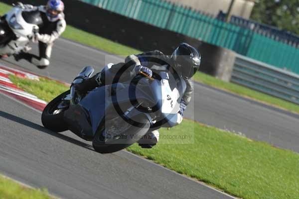 Motorcycle action photographs;Trackday digital images;event digital images;eventdigitalimages;no limits trackday;peter wileman photography;snetterton;snetterton circuit norfolk;snetterton photographs;trackday;trackday photos