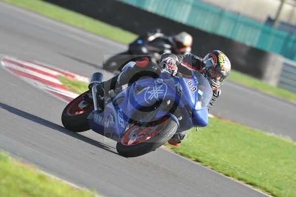 Motorcycle action photographs;Trackday digital images;event digital images;eventdigitalimages;no limits trackday;peter wileman photography;snetterton;snetterton circuit norfolk;snetterton photographs;trackday;trackday photos