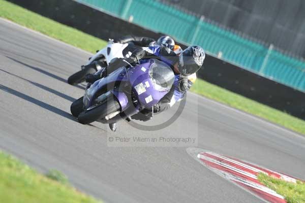 Motorcycle action photographs;Trackday digital images;event digital images;eventdigitalimages;no limits trackday;peter wileman photography;snetterton;snetterton circuit norfolk;snetterton photographs;trackday;trackday photos