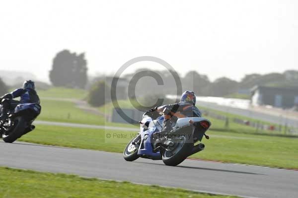 Motorcycle action photographs;Trackday digital images;event digital images;eventdigitalimages;no limits trackday;peter wileman photography;snetterton;snetterton circuit norfolk;snetterton photographs;trackday;trackday photos