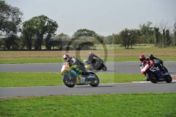 Motorcycle action photographs;Trackday digital images;event digital images;eventdigitalimages;no limits trackday;peter wileman photography;snetterton;snetterton circuit norfolk;snetterton photographs;trackday;trackday photos