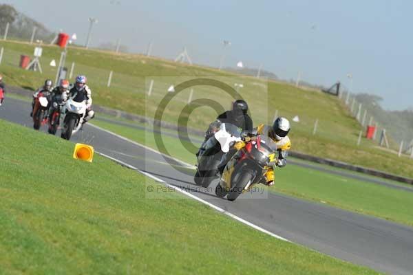 Motorcycle action photographs;Trackday digital images;event digital images;eventdigitalimages;no limits trackday;peter wileman photography;snetterton;snetterton circuit norfolk;snetterton photographs;trackday;trackday photos