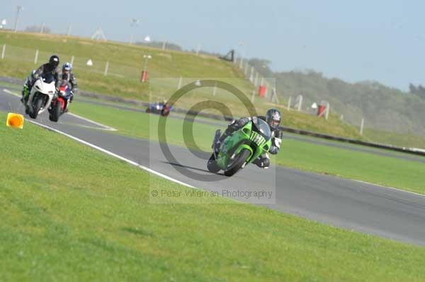 Motorcycle action photographs;Trackday digital images;event digital images;eventdigitalimages;no limits trackday;peter wileman photography;snetterton;snetterton circuit norfolk;snetterton photographs;trackday;trackday photos