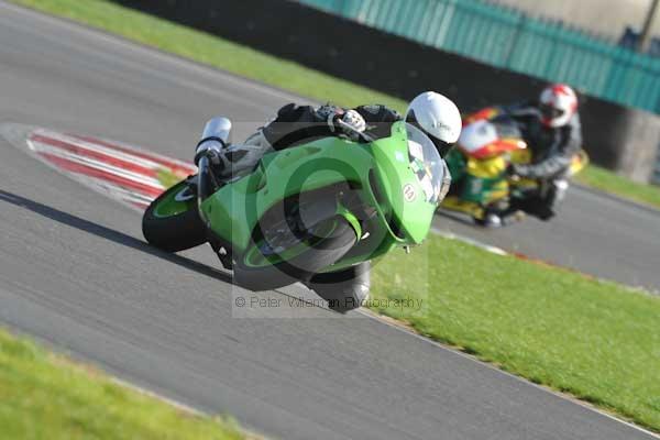 Motorcycle action photographs;Trackday digital images;event digital images;eventdigitalimages;no limits trackday;peter wileman photography;snetterton;snetterton circuit norfolk;snetterton photographs;trackday;trackday photos