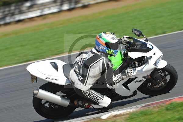 Motorcycle action photographs;Trackday digital images;event digital images;eventdigitalimages;no limits trackday;peter wileman photography;snetterton;snetterton circuit norfolk;snetterton photographs;trackday;trackday photos