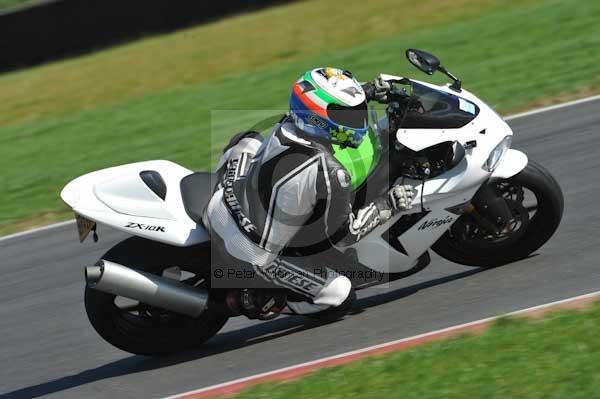 Motorcycle action photographs;Trackday digital images;event digital images;eventdigitalimages;no limits trackday;peter wileman photography;snetterton;snetterton circuit norfolk;snetterton photographs;trackday;trackday photos