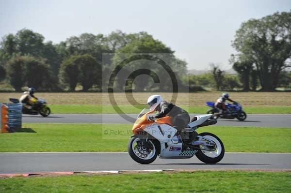 Motorcycle action photographs;Trackday digital images;event digital images;eventdigitalimages;no limits trackday;peter wileman photography;snetterton;snetterton circuit norfolk;snetterton photographs;trackday;trackday photos