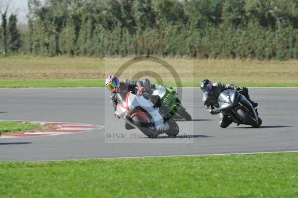 Motorcycle action photographs;Trackday digital images;event digital images;eventdigitalimages;no limits trackday;peter wileman photography;snetterton;snetterton circuit norfolk;snetterton photographs;trackday;trackday photos