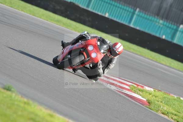 Motorcycle action photographs;Trackday digital images;event digital images;eventdigitalimages;no limits trackday;peter wileman photography;snetterton;snetterton circuit norfolk;snetterton photographs;trackday;trackday photos