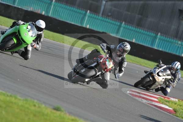 Motorcycle action photographs;Trackday digital images;event digital images;eventdigitalimages;no limits trackday;peter wileman photography;snetterton;snetterton circuit norfolk;snetterton photographs;trackday;trackday photos